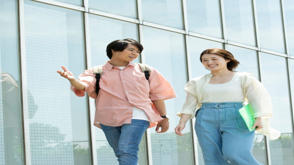 若手必見!介護職で始めるキャリア形成|成長できる求人の選び方